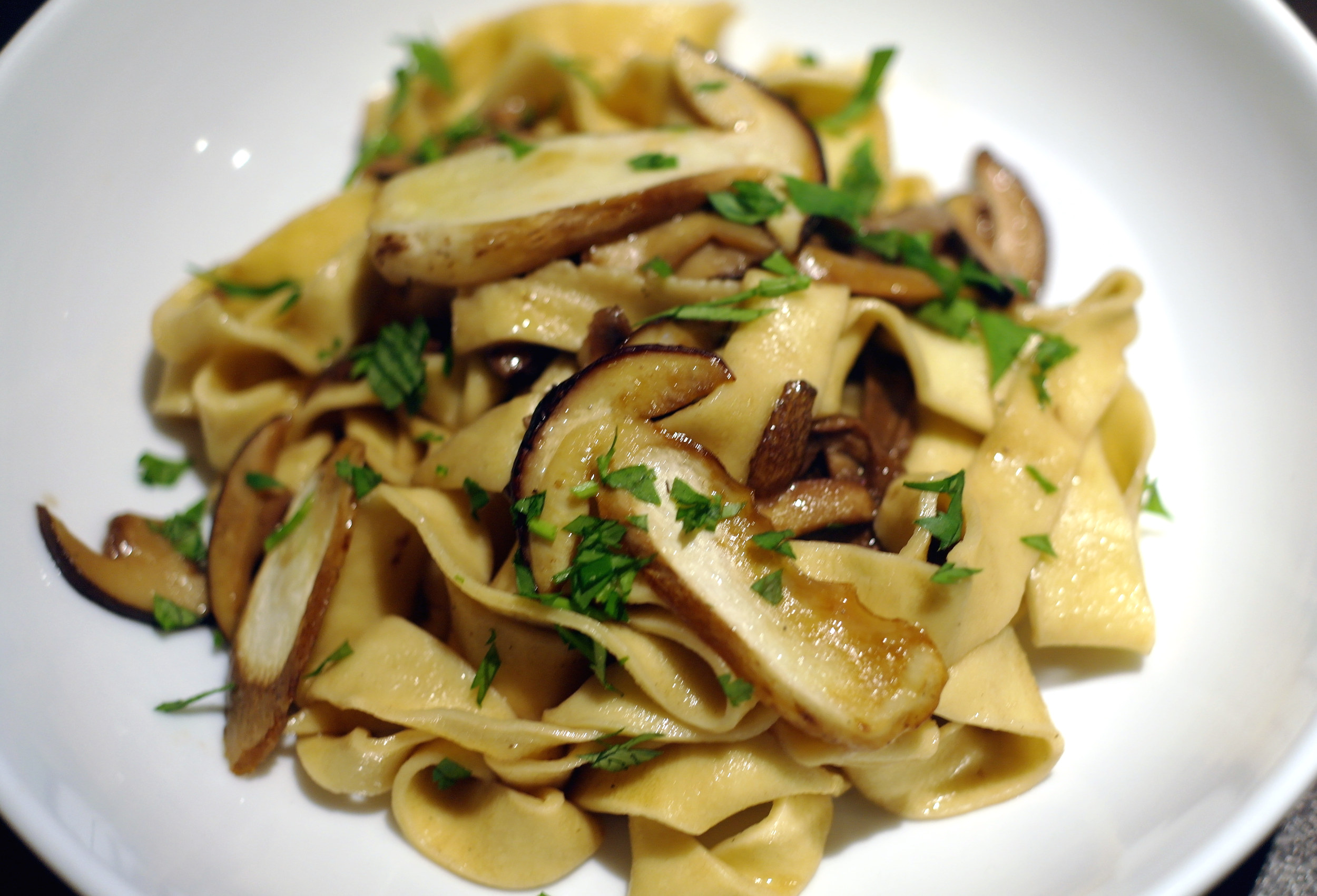 Tagliatelle ai funghi porcini in bianco.
