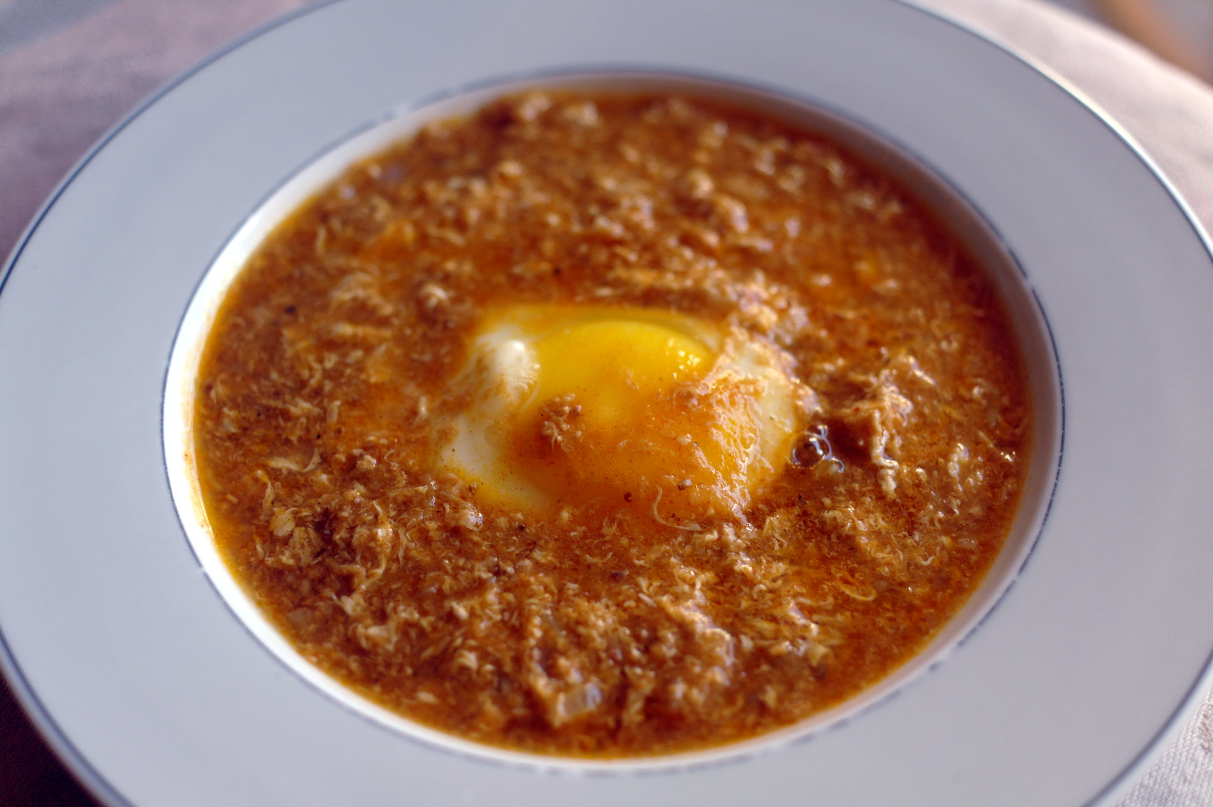 Tojásleves (Minestra di uova, paprika e aceto).